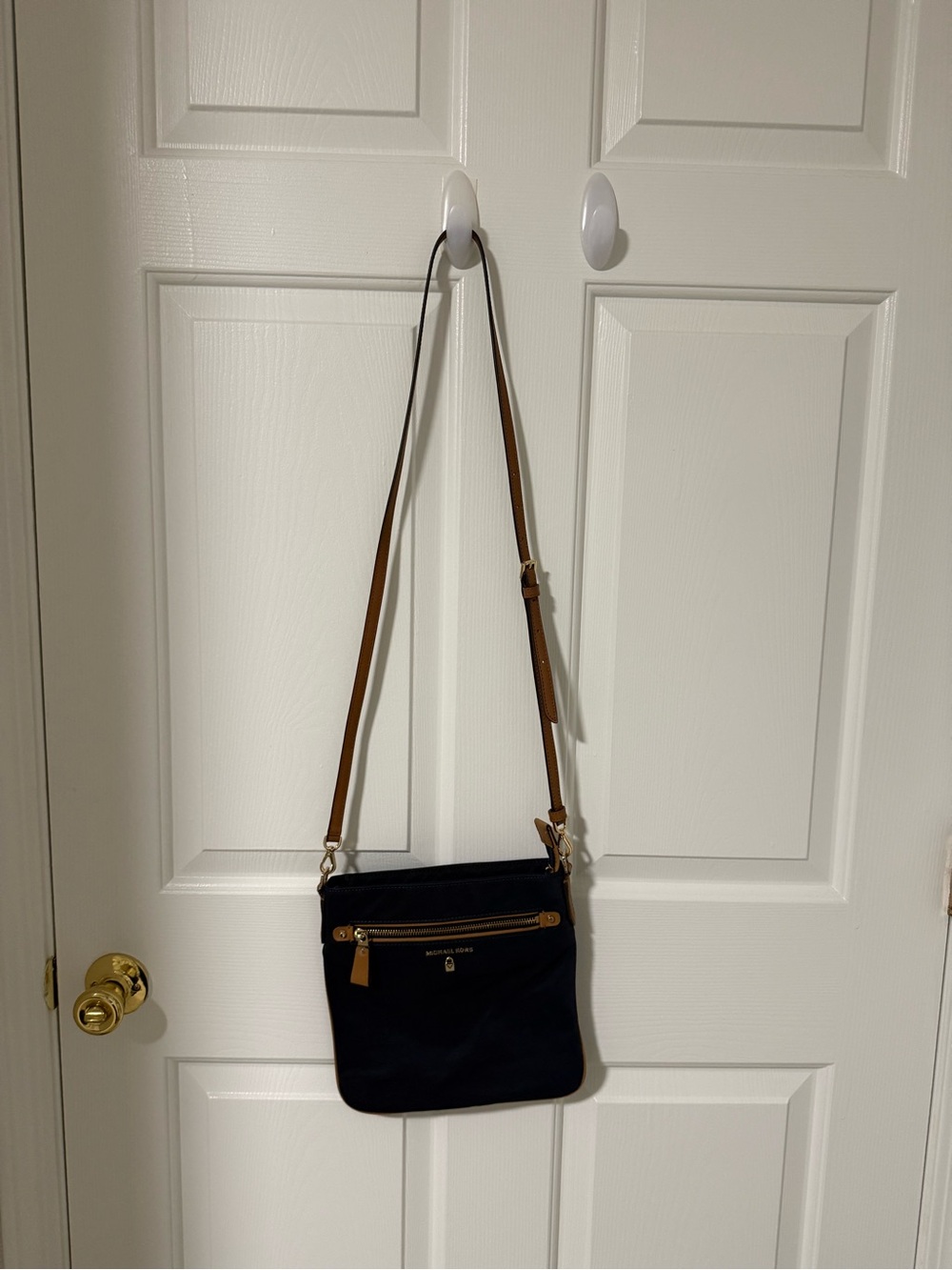 ✨ EUC Michael Kors Navy Crossbody - Picture 2 of 13